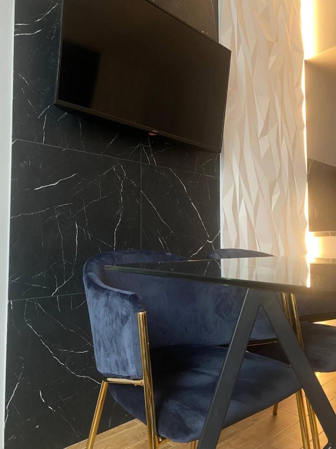 Central Family Boutique Apartments 2 Λβιβ Εξωτερικό φωτογραφία