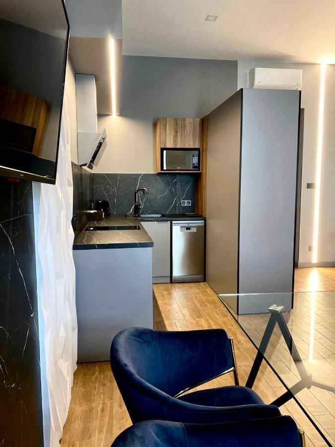 Central Family Boutique Apartments 2 Λβιβ Εξωτερικό φωτογραφία