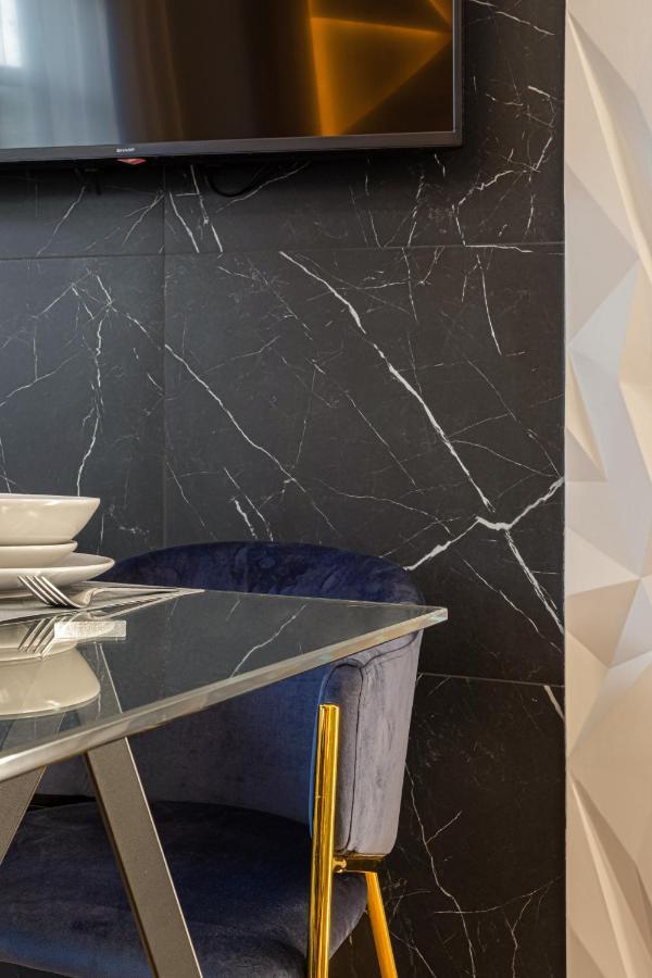 Central Family Boutique Apartments 2 Λβιβ Εξωτερικό φωτογραφία